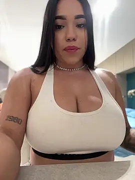 Snapshot of SofiaWildee chatting on 06-10-26, 11:06 SofiaWildee online show from 06-10-26, 11:06
