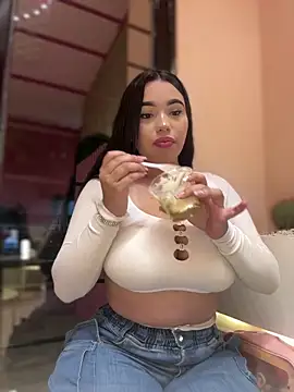 Snapshot of SofiaWildee chatting on 02-04-26, 12:16 SofiaWildee online show from 02-04-26, 12:16