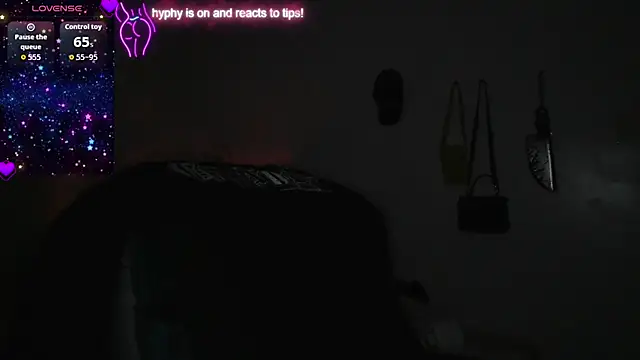 Snapshot of x3raven chatting on 10-06-25, 05:52 x3raven online show from 10-06-25, 05:52