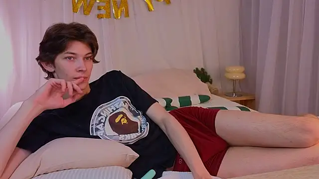  Den1s  online show from 12-18-25, 12:42