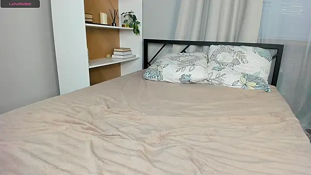 ErinBissonnette online show from 03-15-26, 07:32