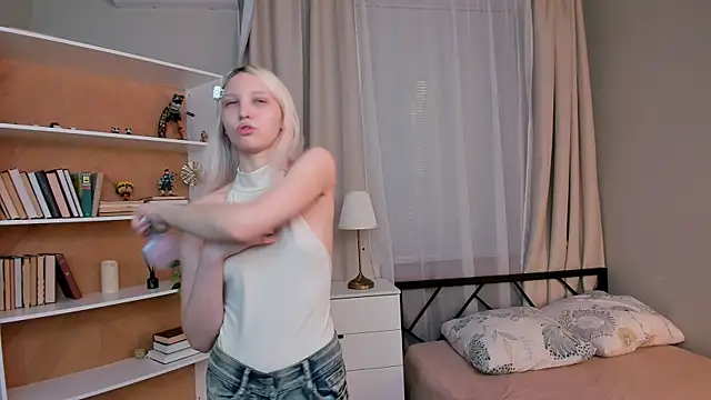 ErinBissonnette online show from 04-10-26, 07:10