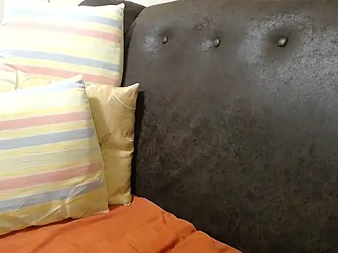 bustylaura4u online show from 10-22-25, 11:14