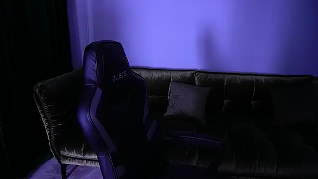 LioraFox online show from 11-27-25, 09:26