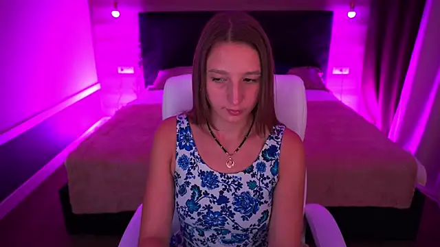 LioraFox online show from 09-17-25, 04:42