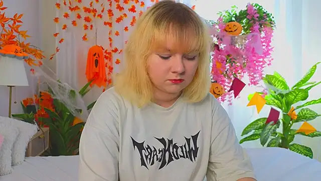 Snapshot of DianaJacobs chatting on 11-08-25, 11:25 DianaJacobs online show from 11-08-25, 11:25