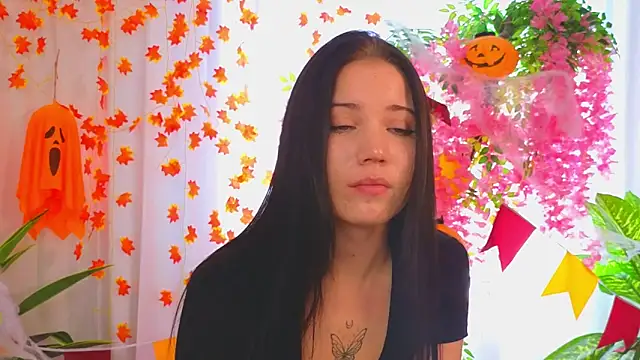 LauraHale online show from 11-08-25, 07:56