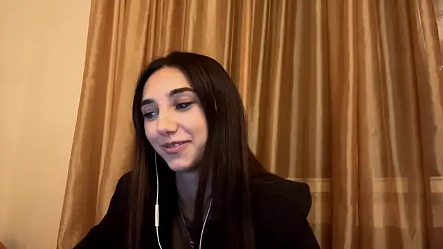 Snapshot of LinaMour chatting on 09-22-25, 10:16 LinaMour online show from 09-22-25, 10:16