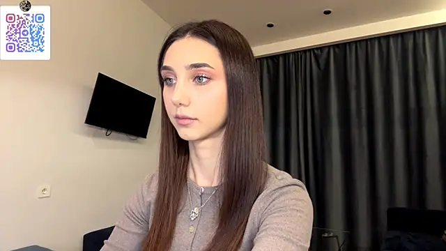 LinaMour online show from 12-21-25, 10:10