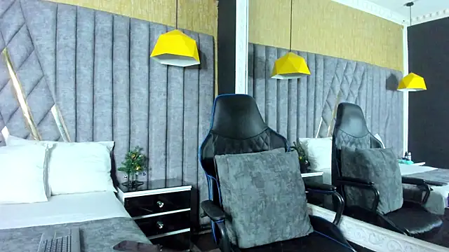 SkylerBloomm online show from 12-22-25, 02:55