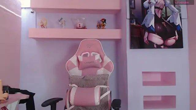 SkylerBloomm online show from 10-02-25, 03:43