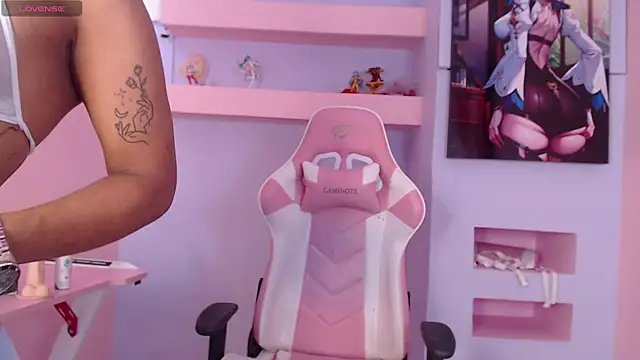 SkylerBloomm online show from 09-11-25, 04:01