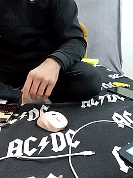 yazinyazin1 online show from 12-21-25, 11:34