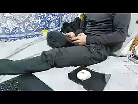 yazinyazin1 online show from 02-11-26, 05:40