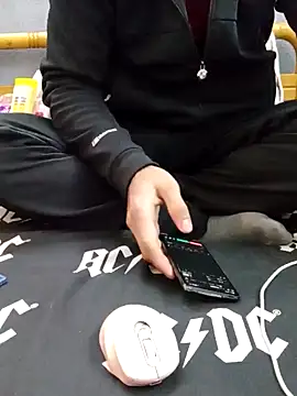 yazinyazin1 online show from 12-20-25, 05:54