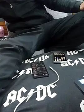 yazinyazin1 online show from 12-18-25, 05:23