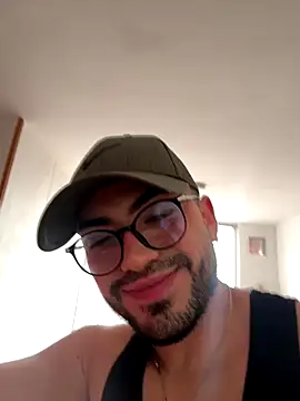 Snapshot of Alexander_Diiaz chatting on 09-28-25, 02:02 Alexander Diiaz online show from 09-28-25, 02:02