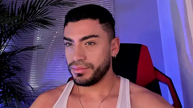 Snapshot of Alexander_Diiaz chatting on 10-11-25, 11:44 Alexander Diiaz online show from 10-11-25, 11:44