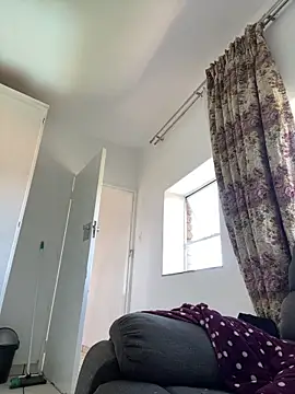 Snapshot of fitsexyman chatting on 10-16-25, 11:18 fitsexyman online show from 10-16-25, 11:18