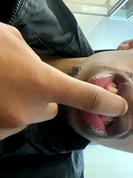 Snapshot of fitsexyman chatting on 10-24-25, 11:42 fitsexyman online show from 10-24-25, 11:42