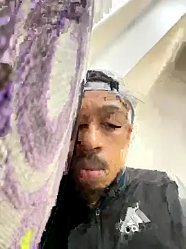 Snapshot of fitsexyman chatting on 09-29-25, 01:06 fitsexyman online show from 09-29-25, 01:06