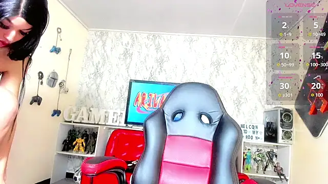 Candy Walker  online show from 10-24-25, 07:35