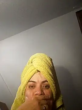 isabella931054 online show from 09-19-25, 10:25