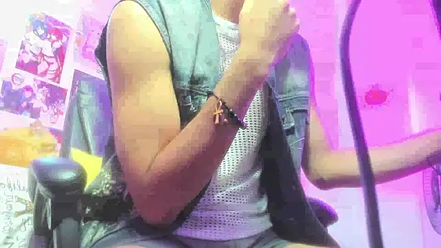 Snapshot of LovexJuxn_ chatting on 10-30-25, 12:58 LovexJuxn  online show from 10-30-25, 12:58