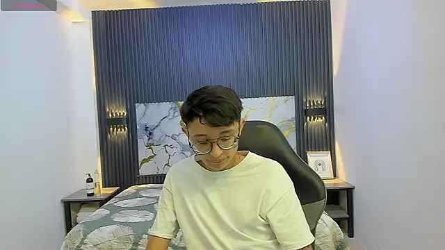 SantiagoRusso18 online show from 02-11-26, 07:25