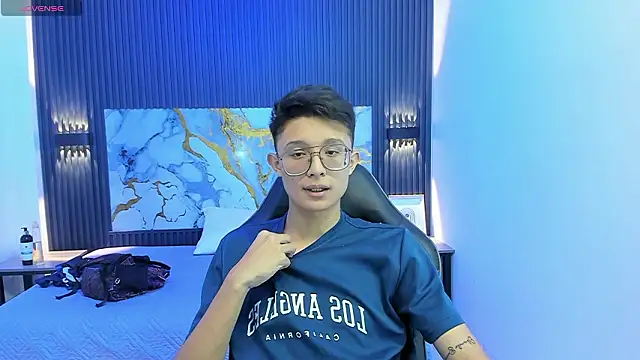 SantiagoRusso18 online show from 02-06-26, 07:10