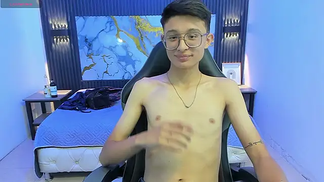 SantiagoRusso18 online show from 02-07-26, 07:11