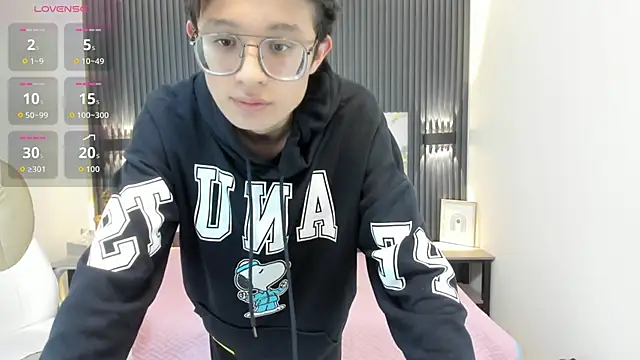 SantiagoRusso18 online show from 11-16-25, 01:54