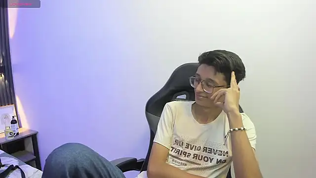 SantiagoRusso18 online show from 02-22-26, 08:10