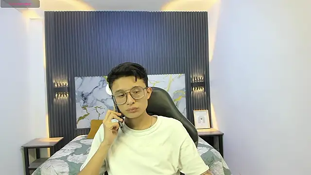 SantiagoRusso18 online show from 02-21-26, 08:11