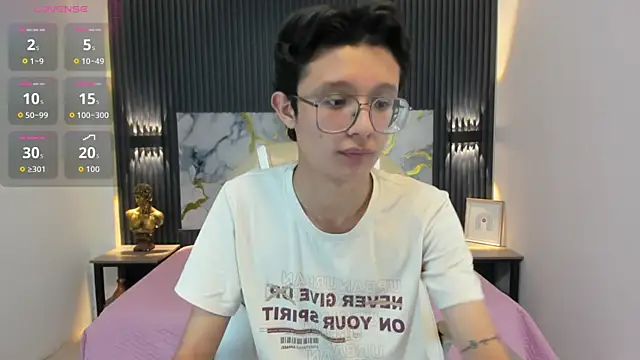 SantiagoRusso18 online show from 11-11-25, 01:06