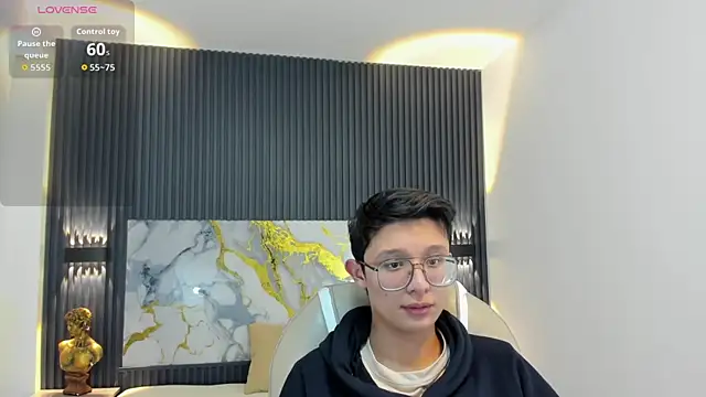 SantiagoRusso18 online show from 10-13-25, 01:02