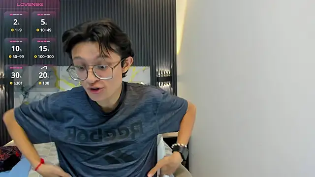 SantiagoRusso18 online show from 12-02-25, 02:45