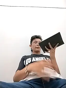 SantiagoRusso18 online show from 01-13-26, 09:52