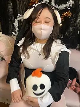 Snapshot of kotone_blossom_x chatting on 10-24-25, 11:31 kotone blossom x online show from 10-24-25, 11:31