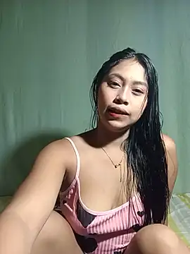 Snapshot of UrSweetAsianLady_02 chatting on 07-01-26, 12:44 UrSweetAsianLady 02 online show from 07-01-26, 12:44