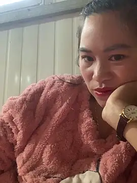 tuyetnhi-00 online show from 12-16-25, 12:37