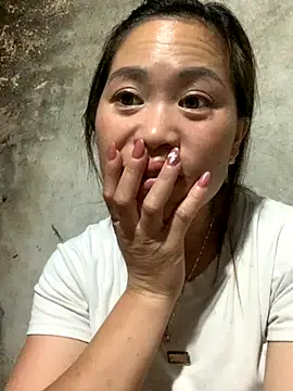 tuyetnhi-00 online show from 10-30-25, 01:31