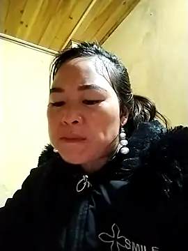 tuyetnhi-00 online show from 11-18-25, 12:37