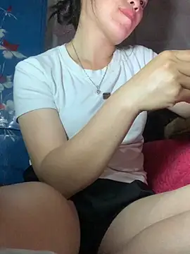 tuyetnhi-00 online show from 10-29-25, 12:59