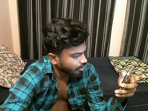 Snapshot of indianbighard21 chatting on 06-18-26, 04:22 indianbighard21 online show from 06-18-26, 04:22