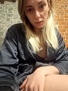 Snapshot of SexyAlya chatting on 10-17-25, 10:44 SexyAlya online show from 10-17-25, 10:44