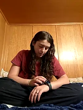 YoungLiisaxx online show from 11-13-25, 07:40