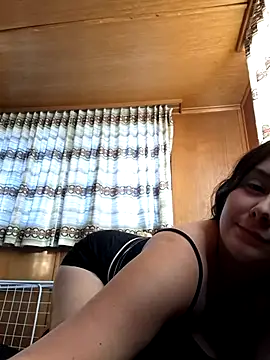 YoungLiisaxx online show from 11-06-25, 02:54