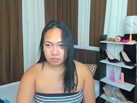 Snapshot of TsUncutKaren chatting on 09-23-25, 04:58 TsUncutKaren online show from 09-23-25, 04:58