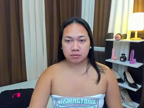 Snapshot of TsUncutKaren chatting on 10-16-25, 03:20 TsUncutKaren online show from 10-16-25, 03:20